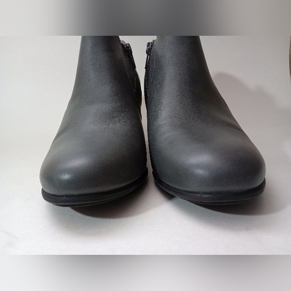 Croft and Barrow Grey Ankle Boots Size 8M - Picture 6 of 9